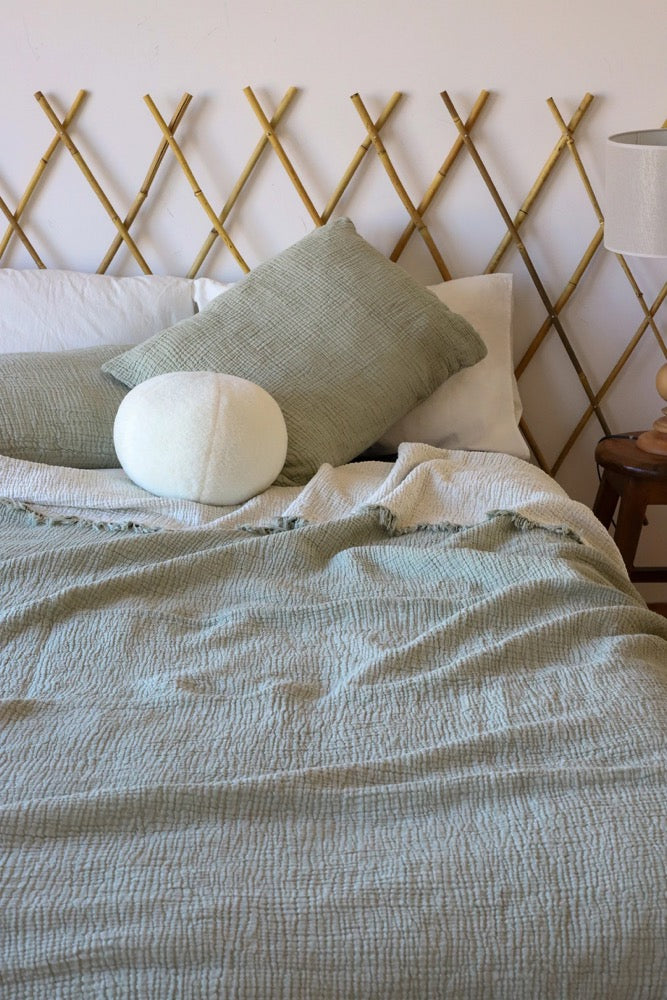 100 % Soft 4 Layer Gauze Blanket, Cotton Muslin King Bedcover, Organic Muslin Throw Blanket, OEKO-TEX Certified BedspreadExample product